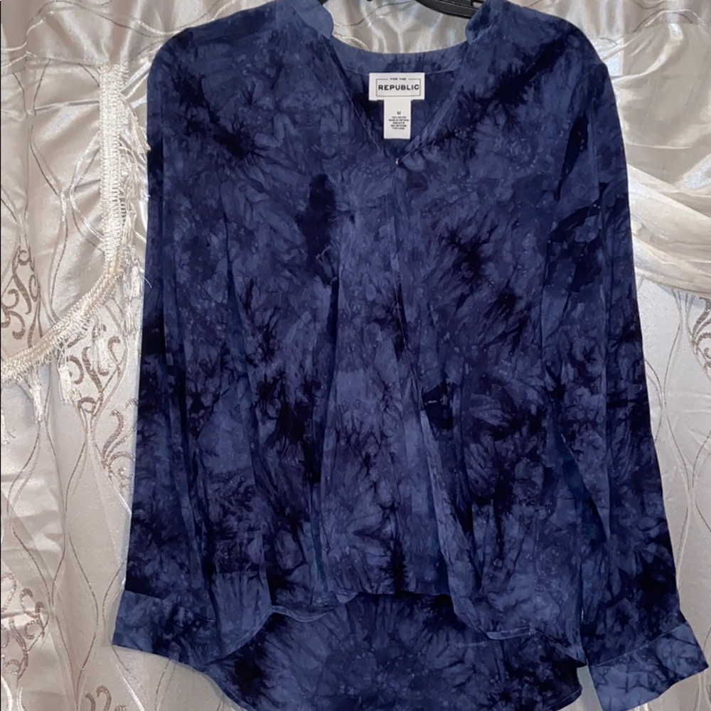 🌷NWT For The Republic top